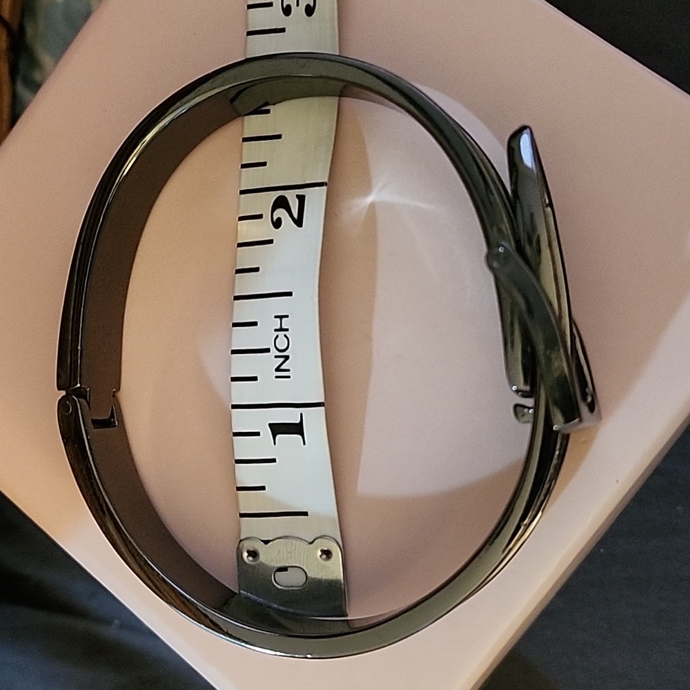 --SOLD--Gunmetal Sparkle Buckle Bracelet - Picture 4 of 5